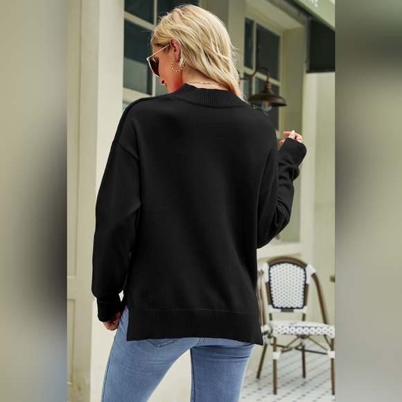 Women's Contrast Lip Pattern Round Neck Slit Sweater - Picture 3 of 3